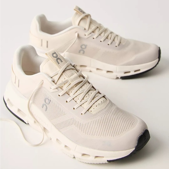 On Running Shoes - CloudNova Form 2 TT (size 8.5)